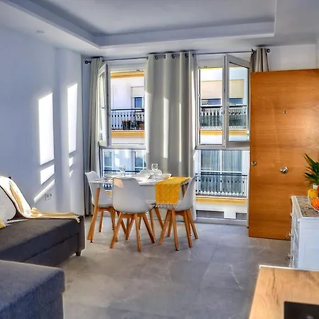 Cosy With Balcony *